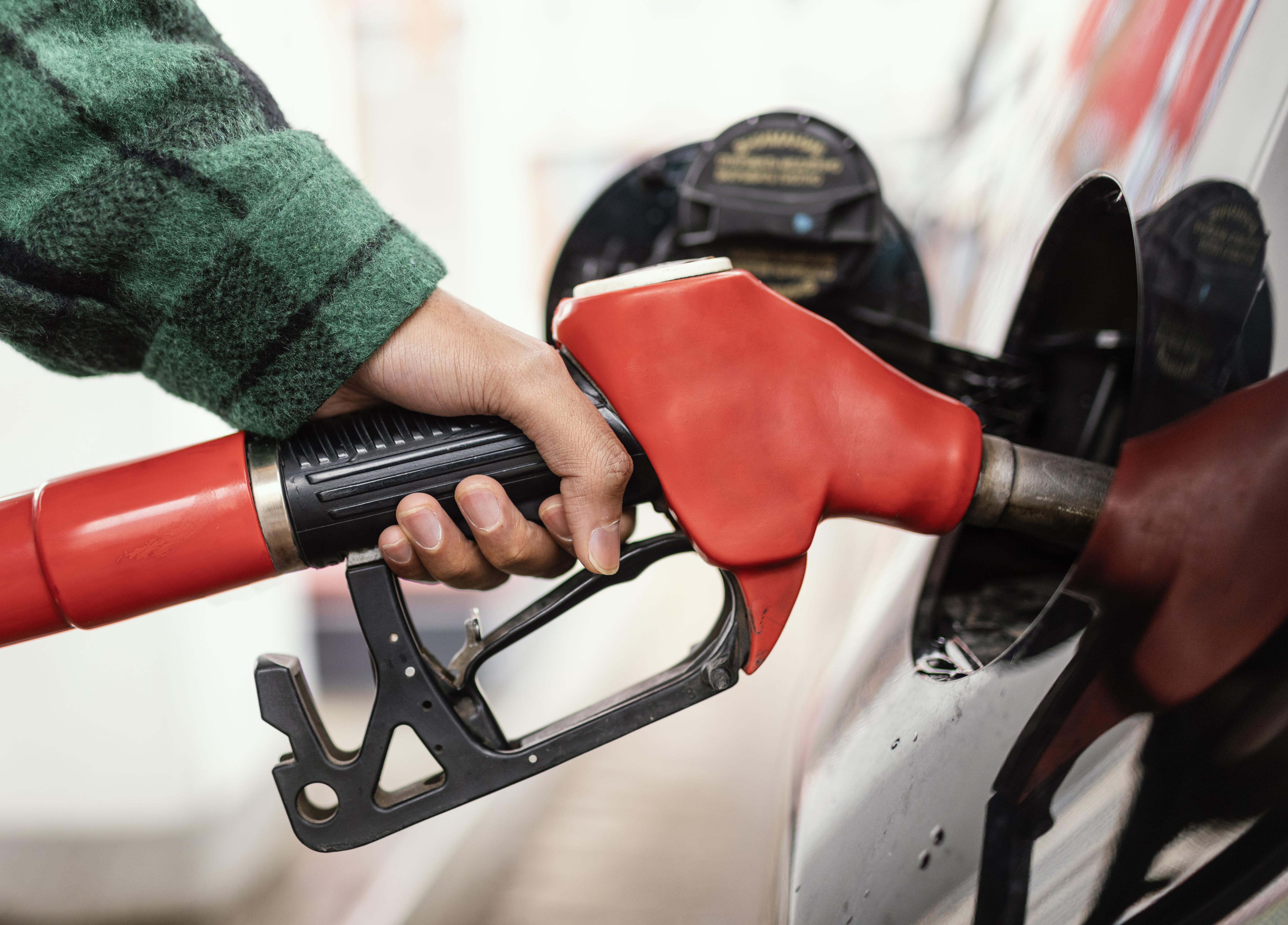 Как экономить деньги на обслуживании авто и на бензине?